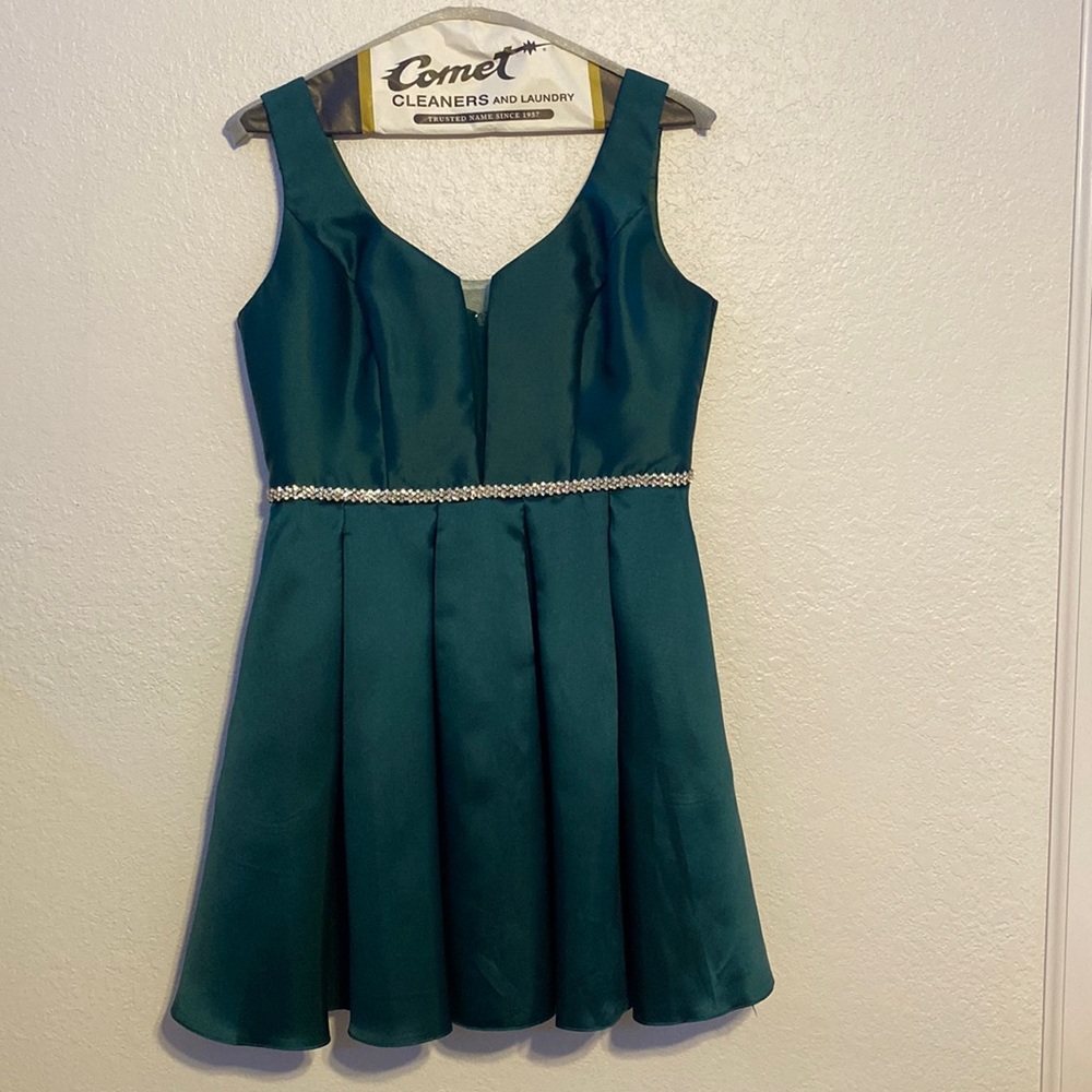 Short dark green homecoming dress. B. Darlin brand, size 11/12